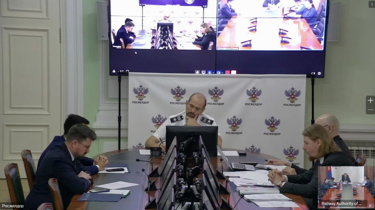 Төмөр замын газрын дарга Б.Артур ОХУ-ын Холбооны төмөр замын тээврийн агентлаг (Росжелдор)-ийн дарга Сахаров Александр Геннадьевичтай цахим уулзалт хийлээ.