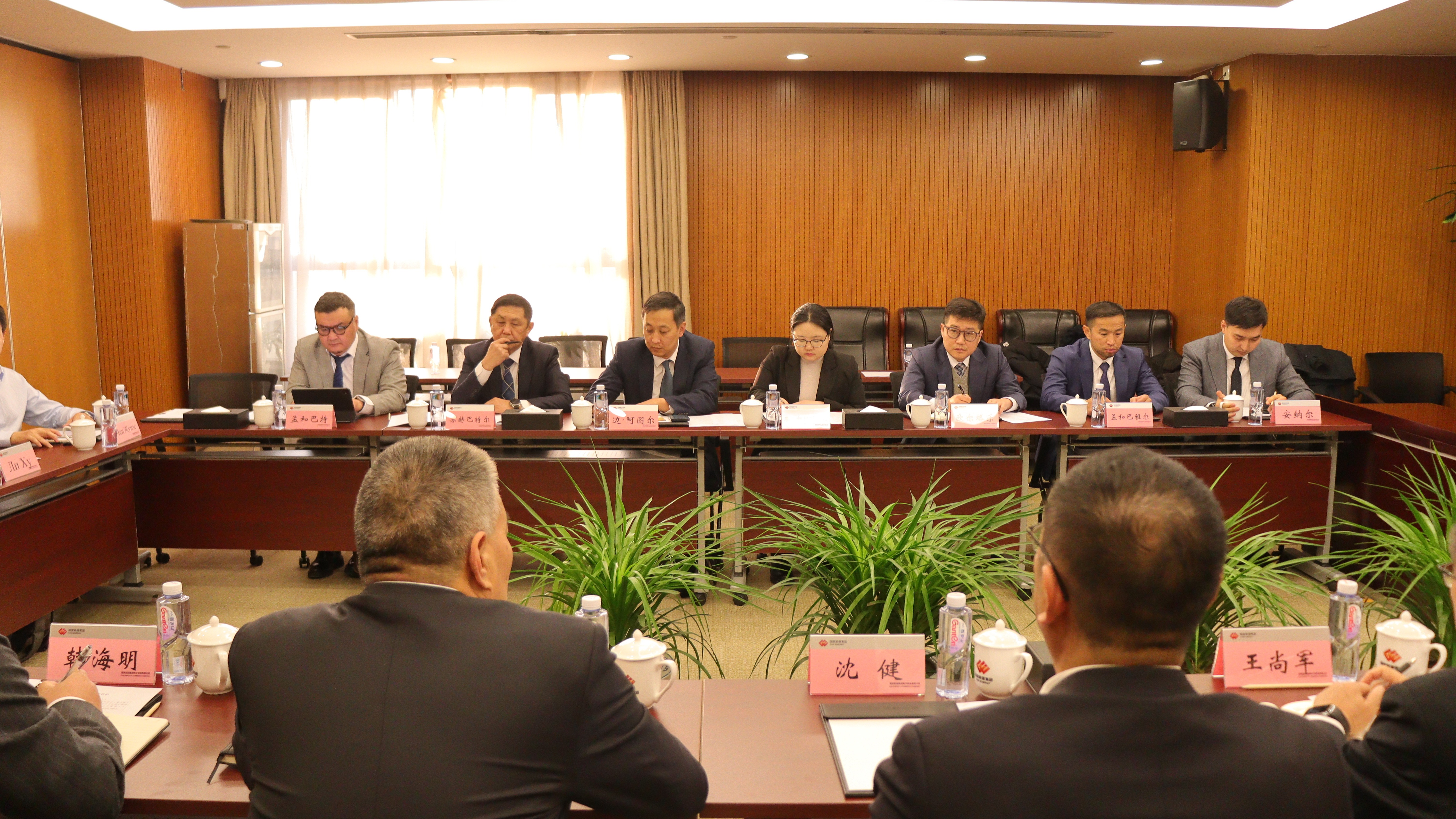 Монгол, хятадын хил дамнасан төмөр замын бүтээн байгуулалтыг хамтдаа урагшлуулна.