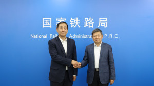 Монгол, хятадын хил дамнасан төмөр замын бүтээн байгуулалтыг хамтдаа урагшлуулна.